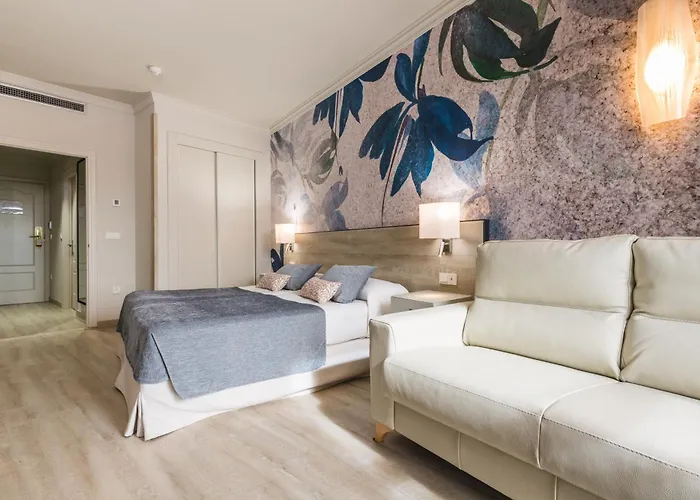 ساليس مالاغا سنترو فندق 4*