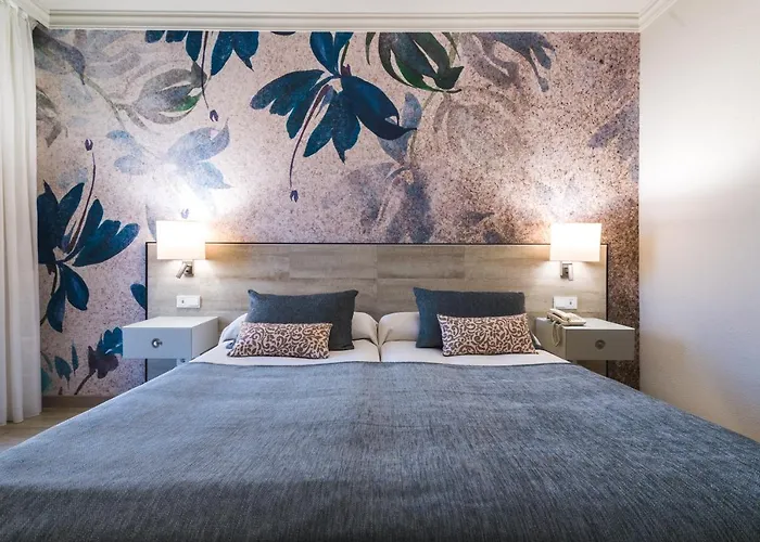 ساليس مالاغا سنترو 4*